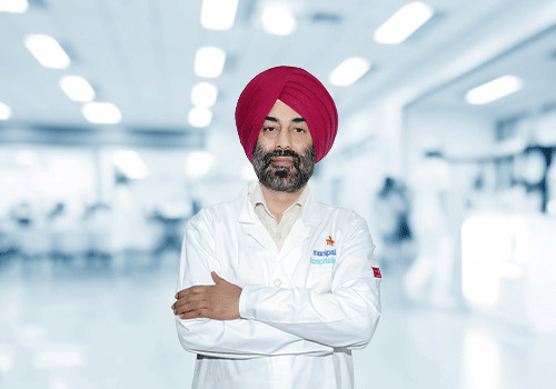 Dr. Manpreet Singh | Best Eye Specialist in Patiala | Manipal Hospitals