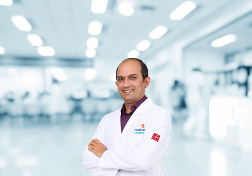 Dr. Girish S Prabhakar | Best Radiation Oncologist in Electronics City, Bangalore | Manipal Hospitals