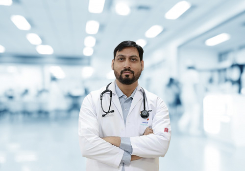 Dr. Rishu Mishra | Best Internal Medicine Doctor in Gurugram, Delhi | Manipal Hospitals