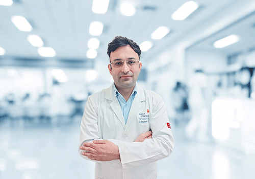 Dr. Manish Dutt | Top Medical Oncologist in Dwarka, Delhi | Manipal Hospitals