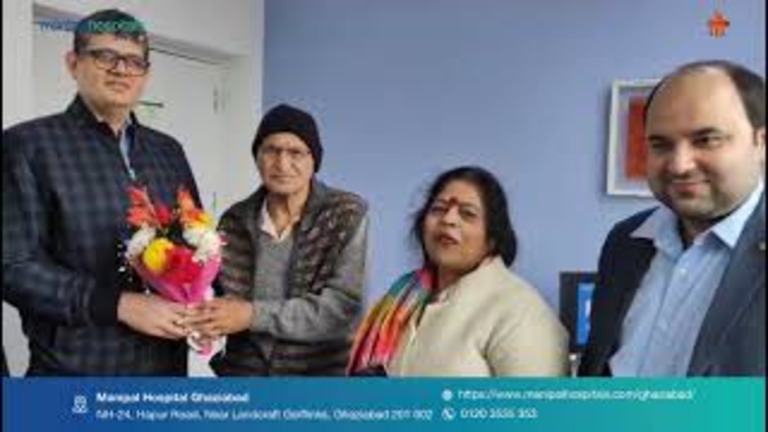 patient-testimonial-knee-surgery-84-year-old-dr-ashutosh-jha-manipal-hospital-ghaziabad_(1).jpeg